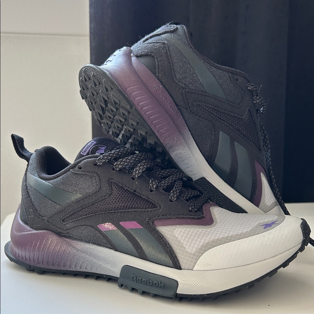 REEBOK NWOT Lavante Trail 2 Women's Athletic Shoes